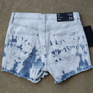NWT Silver sz 25 mid rise frayed shorts